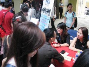 Photo of students who came to listen to career counseling at PEB Steel's information booth at Career Day