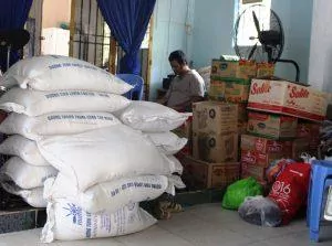 Food and necessities such as rice, sugar, milk, cooking oil, fish sauce, and instant noodles that PEB Steel delivered to Cu Chi Shelter.